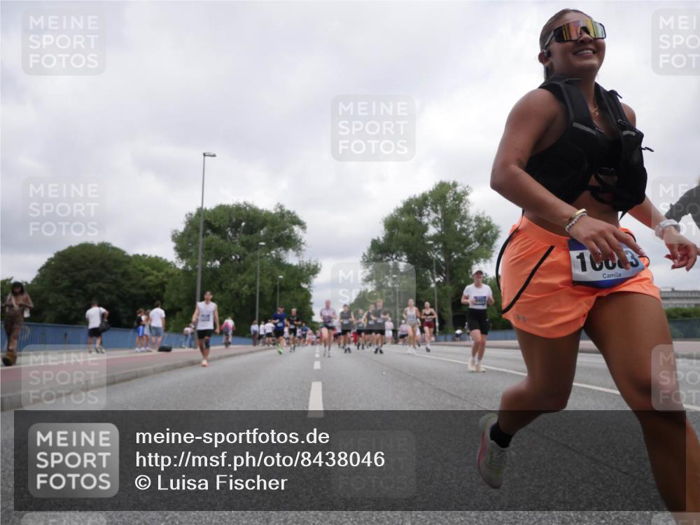 29.06.2025 - hella hamburg halbmarathon Luisa Fischer http://msf.ph/oto/8438046 29.06.2025 10:58:11 Kennedybrücke 10043, 1767, 2566, 5430, 5500, 5882, 6279, 8801, 8803, 10331 meine-sportfotos.de