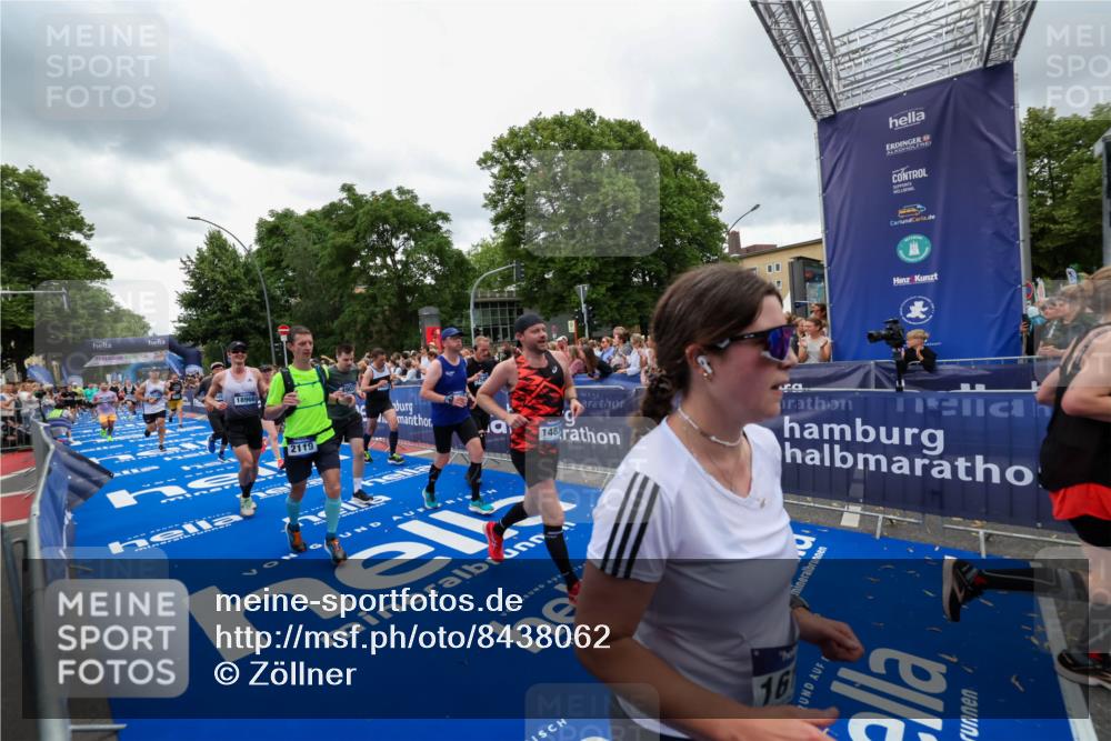 29.06.2025 - hella hamburg halbmarathon Zöllner http://msf.ph/oto/8438062 29.06.2025 10:55:18 Ziel 1549, 1628, 2119, 4903, 5643, 6723, 6891, 8973, 9361, 10188, 10263, 10582, 11184, 11747, 12248, 13470, 14834, 15854, 16108, 16521, 18031, 18380, 18531, 18966 meine-sportfotos.de