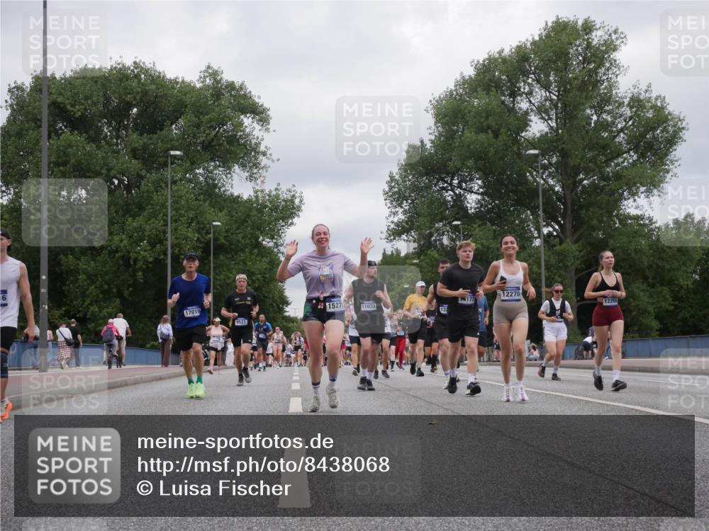 29.06.2025 - hella hamburg halbmarathon Luisa Fischer http://msf.ph/oto/8438068 29.06.2025 10:58:13 Kennedybrücke 16, 17019, 9521, 12270, 177, 1527, 12268, 11033, 132, 1767, 2566, 5430, 5500, 5882, 8801, 8803, 9596, 10331 meine-sportfotos.de