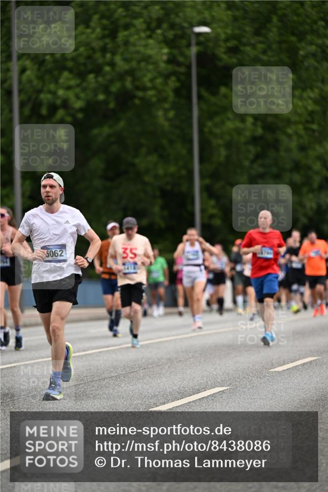 29.06.2025 - hella hamburg halbmarathon Dr. Thomas Lammeyer http://msf.ph/oto/8438086 29.06.2025 10:56:07 Kennedybrücke 1203, 1404, 1418, 1617, 1997, 2484, 2485, 2736, 2778, 3038, 3934, 4878, 5062, 5394, 5534, 5716, 6091, 6456, 6945, 6954, 7770, 7771, 7825, 7841, 7992, 8040, 8200, 8621, 9460, 9462, 9590, 10521, 10614, 10673, 10830 meine-sportfotos.de