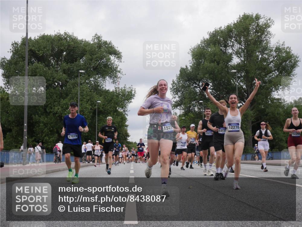29.06.2025 - hella hamburg halbmarathon Luisa Fischer http://msf.ph/oto/8438087 29.06.2025 10:58:14 Kennedybrücke 17019, 9521, 1527, 1816, 2566, 14177, 13272, 12270, 12268, 1767, 2566, 4971, 5430, 5882, 8801, 8803, 9596 meine-sportfotos.de