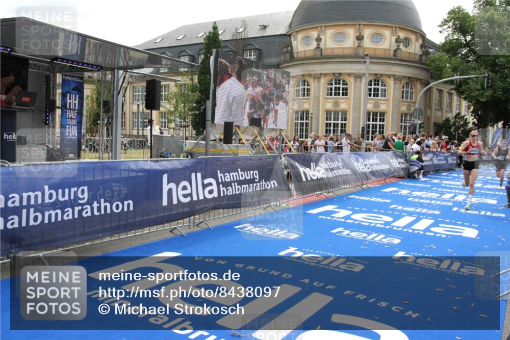 29.06.2025 - hella hamburg halbmarathon Michael Strokosch http://msf.ph/oto/8438097 29.06.2025 10:22:06 Ziel 13751, 16068, 17886 meine-sportfotos.de