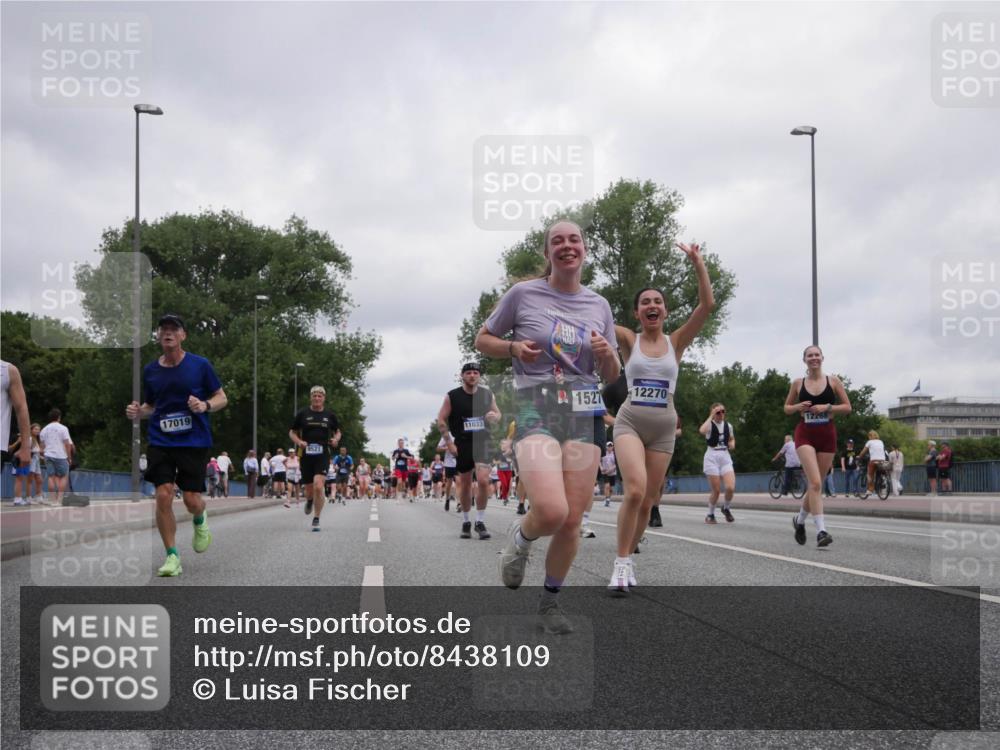 29.06.2025 - hella hamburg halbmarathon Luisa Fischer http://msf.ph/oto/8438109 29.06.2025 10:58:15 Kennedybrücke 17019, 9521, 11033, 1527, 12270, 12268, 2566, 4971, 5430, 5882, 8801, 8803, 9596 meine-sportfotos.de