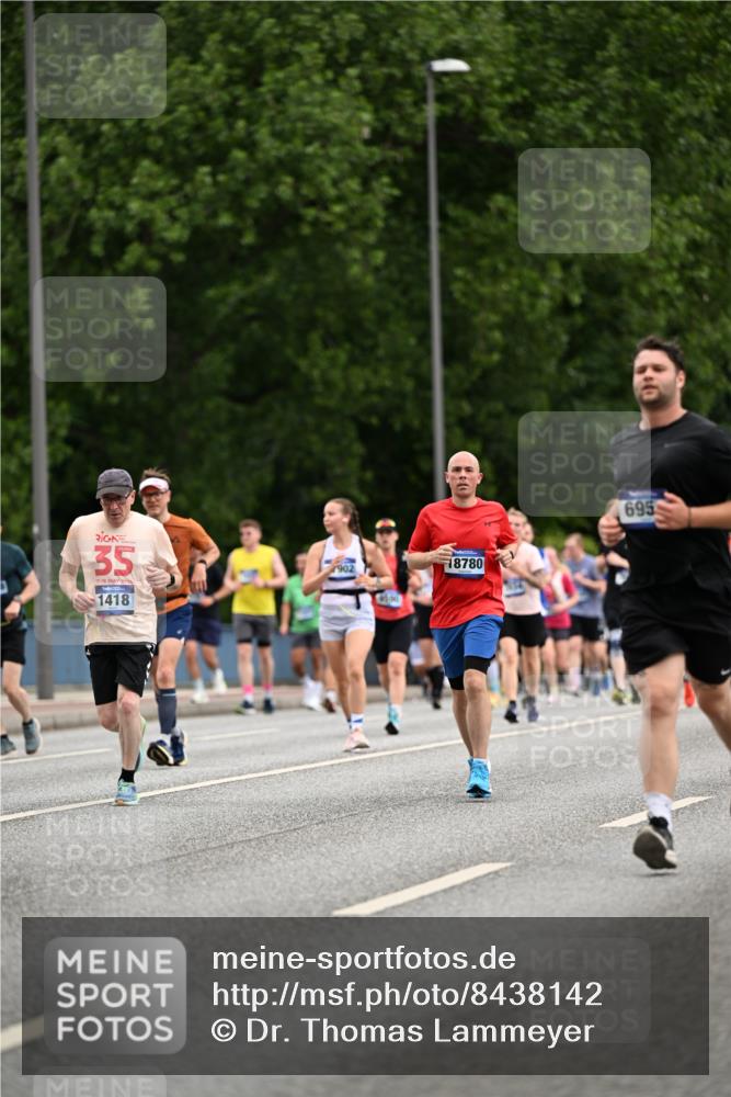 29.06.2025 - hella hamburg halbmarathon Dr. Thomas Lammeyer http://msf.ph/oto/8438142 29.06.2025 10:56:09 Kennedybrücke 1203, 1404, 1418, 1617, 1997, 2484, 2485, 2736, 2778, 3038, 3934, 4878, 5062, 5394, 5534, 5716, 6091, 6456, 6945, 6954, 7770, 7771, 7825, 7841, 7992, 8040, 8200, 8621, 9460, 9462, 9590, 10521, 10614, 10673, 10830, 11126, 11127 meine-sportfotos.de
