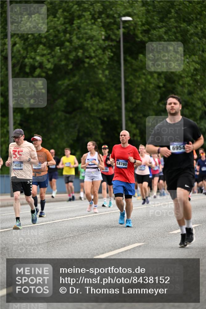 29.06.2025 - hella hamburg halbmarathon Dr. Thomas Lammeyer http://msf.ph/oto/8438152 29.06.2025 10:56:09 Kennedybrücke 1203, 1404, 1418, 1617, 1997, 2484, 2485, 2736, 2778, 3038, 3934, 4878, 5062, 5394, 5534, 5716, 6091, 6456, 6945, 6954, 7770, 7771, 7825, 7841, 7992, 8040, 8200, 8621, 9460, 9462, 9590, 10521, 10614, 10673, 10830, 11126, 11127 meine-sportfotos.de