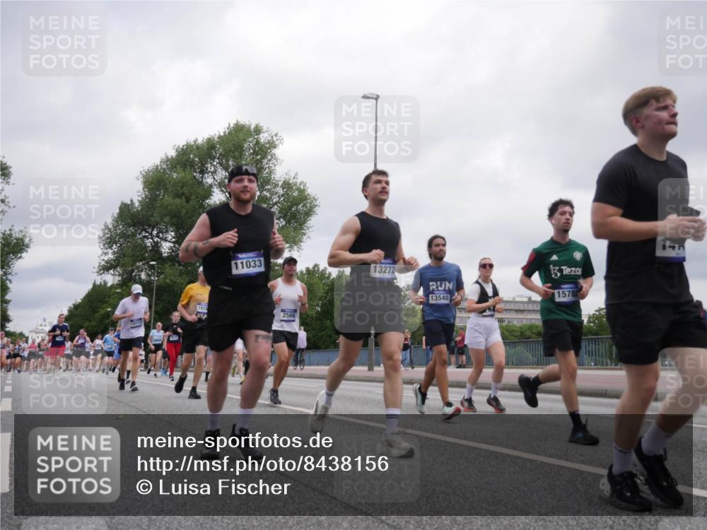 29.06.2025 - hella hamburg halbmarathon Luisa Fischer http://msf.ph/oto/8438156 29.06.2025 10:58:17 Kennedybrücke 19111, 1971, 1816, 11033, 2566, 141, 13272, 13548, 15782, 1198, 2566, 4971, 5882, 6982, 8803, 9596 meine-sportfotos.de