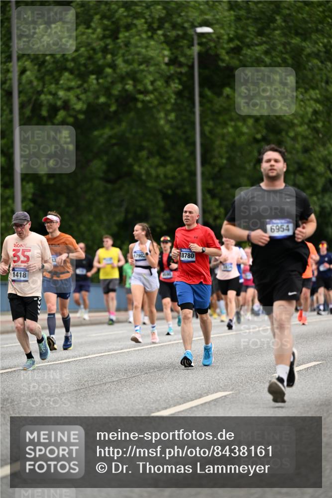 29.06.2025 - hella hamburg halbmarathon Dr. Thomas Lammeyer http://msf.ph/oto/8438161 29.06.2025 10:56:09 Kennedybrücke 1203, 1404, 1418, 1617, 1997, 2484, 2485, 2736, 2778, 3038, 3934, 4878, 5062, 5394, 5534, 5716, 6091, 6456, 6945, 6954, 7770, 7771, 7825, 7841, 7992, 8040, 8200, 8621, 9460, 9462, 9590, 10521, 10614, 10673, 10830, 11126, 11127 meine-sportfotos.de