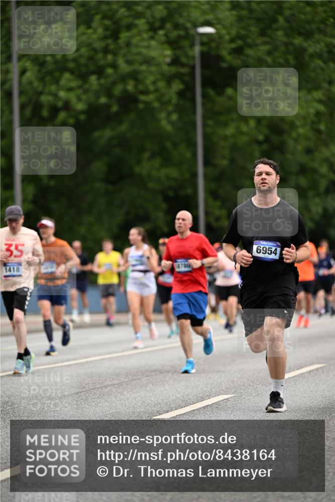 29.06.2025 - hella hamburg halbmarathon Dr. Thomas Lammeyer http://msf.ph/oto/8438164 29.06.2025 10:56:09 Kennedybrücke 1203, 1404, 1418, 1617, 1997, 2484, 2485, 2736, 2778, 3038, 3934, 4878, 5062, 5394, 5534, 5716, 6091, 6456, 6945, 6954, 7770, 7771, 7825, 7841, 7992, 8040, 8200, 8621, 9460, 9462, 9590, 10521, 10614, 10673, 10830, 11126, 11127 meine-sportfotos.de