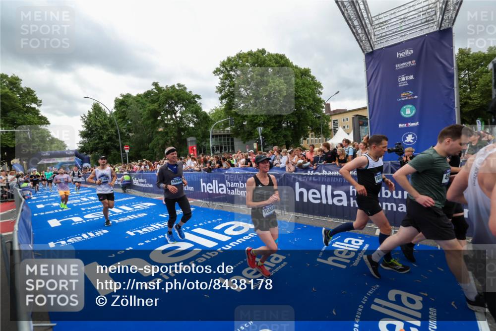 29.06.2025 - hella hamburg halbmarathon Zöllner http://msf.ph/oto/8438178 29.06.2025 10:55:20 Ziel 4903, 5643, 6723, 6891, 8973, 10188, 10263, 10582, 11184, 12526, 13470, 15854, 16521, 18031, 18290, 18380, 18531, 18966 meine-sportfotos.de