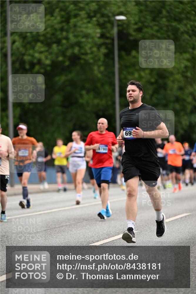29.06.2025 - hella hamburg halbmarathon Dr. Thomas Lammeyer http://msf.ph/oto/8438181 29.06.2025 10:56:09 Kennedybrücke 1203, 1404, 1418, 1617, 1997, 2484, 2485, 2736, 2778, 3038, 3934, 4878, 5062, 5394, 5534, 5716, 6091, 6456, 6945, 6954, 7770, 7771, 7825, 7841, 7992, 8040, 8200, 8621, 9460, 9462, 9590, 10521, 10614, 10673, 10830, 11126, 11127 meine-sportfotos.de