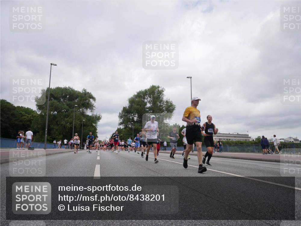 29.06.2025 - hella hamburg halbmarathon Luisa Fischer http://msf.ph/oto/8438201 29.06.2025 10:58:20 Kennedybrücke 13283, 19111, 18168, 5882, 1198, 2566, 3465, 3467, 4971, 5392, 5882, 6839, 6982, 9596 meine-sportfotos.de