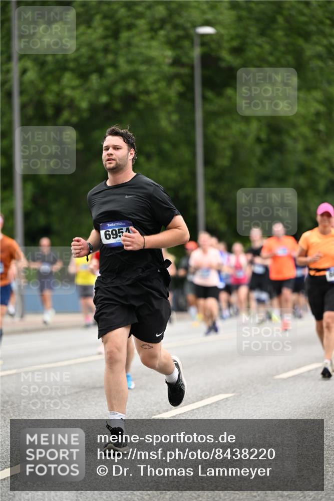 29.06.2025 - hella hamburg halbmarathon Dr. Thomas Lammeyer http://msf.ph/oto/8438220 29.06.2025 10:56:10 Kennedybrücke 1203, 1404, 1418, 1617, 1997, 2736, 2778, 3038, 3934, 4878, 5062, 5394, 5534, 5716, 6091, 6456, 6945, 6954, 7770, 7771, 7825, 7841, 7992, 8040, 8200, 8621, 9460, 9462, 9582, 9590, 10614, 10673, 10830, 11126, 11127 meine-sportfotos.de