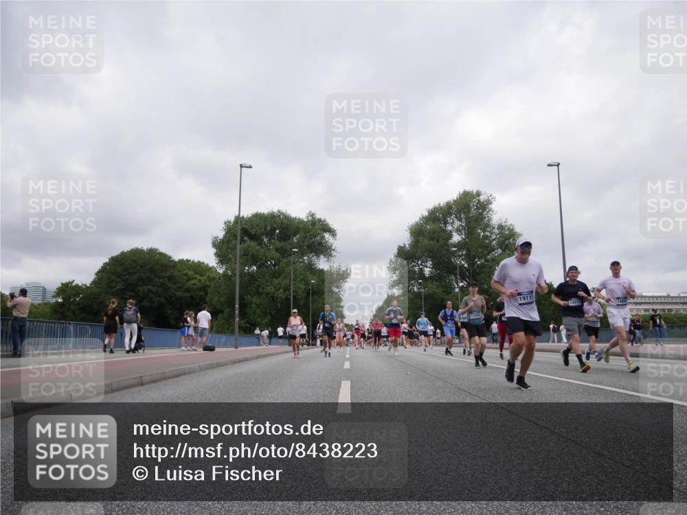 29.06.2025 - hella hamburg halbmarathon Luisa Fischer http://msf.ph/oto/8438223 29.06.2025 10:58:21 Kennedybrücke 13283, 19111, 14515, 14651, 1198, 2566, 3002, 3465, 3467, 4191, 4192, 4971, 5392, 5882, 6839, 6982, 9596 meine-sportfotos.de