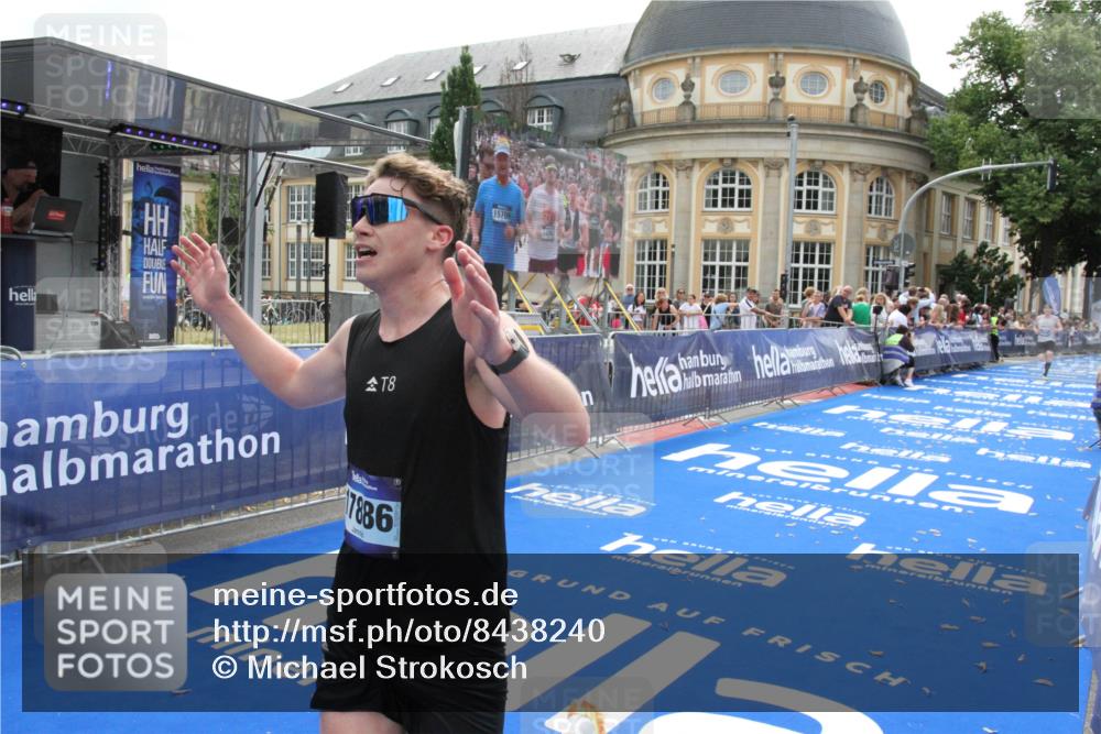 29.06.2025 - hella hamburg halbmarathon Michael Strokosch http://msf.ph/oto/8438240 29.06.2025 10:22:10 Ziel 16068, 17886, 18693 meine-sportfotos.de