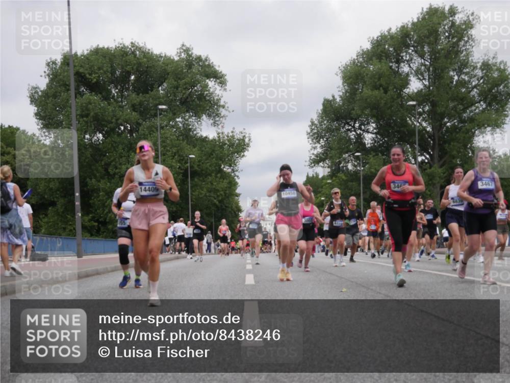 29.06.2025 - hella hamburg halbmarathon Luisa Fischer http://msf.ph/oto/8438246 29.06.2025 10:58:27 Kennedybrücke 55, 14409, 10458, 410, 346, 6839, 3467, 1198, 1263, 2632, 3002, 3157, 3465, 3467, 3761, 3795, 4191, 4192, 4971, 5392, 5727, 6839, 6982, 8012, 8403, 10686 meine-sportfotos.de