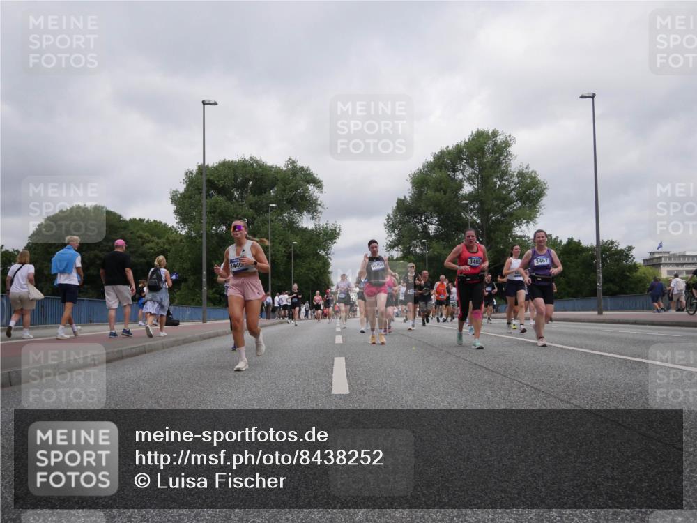 29.06.2025 - hella hamburg halbmarathon Luisa Fischer http://msf.ph/oto/8438252 29.06.2025 10:58:27 Kennedybrücke 1440, 10458, 3465, 3467, 1198, 1263, 2632, 3002, 3157, 3465, 3467, 3761, 3795, 4191, 4192, 4971, 5392, 5727, 6839, 6982, 8012, 8403, 10686 meine-sportfotos.de