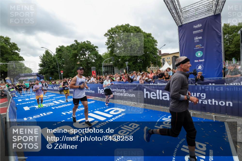 29.06.2025 - hella hamburg halbmarathon Zöllner http://msf.ph/oto/8438258 29.06.2025 10:55:21 Ziel 4189, 5643, 6723, 6891, 8487, 8973, 10188, 10263, 10582, 11184, 12526, 13236, 13470, 15854, 16521, 16985, 18290, 18380, 18531 meine-sportfotos.de