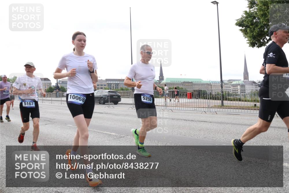 29.06.2025 - hella hamburg halbmarathon Lena Gebhardt http://msf.ph/oto/8438277 29.06.2025 10:29:01 Lombardsbrücke 12442, 5167, 10068, 5250, 1518, 1557, 1869, 2688, 3717, 4161, 4362, 4373, 4700, 4834, 4982, 5167, 5249, 5250, 5903, 6102, 6345, 7169, 7449, 8048, 8560, 9642, 9716, 10068, 10198, 10808, 11989, 12099, 12404, 12442, 12958, 13090, 14205, 15143, 15256, 15452, 15453, 15952, 15955, 16125, 16643, 16673, 18414 meine-sportfotos.de