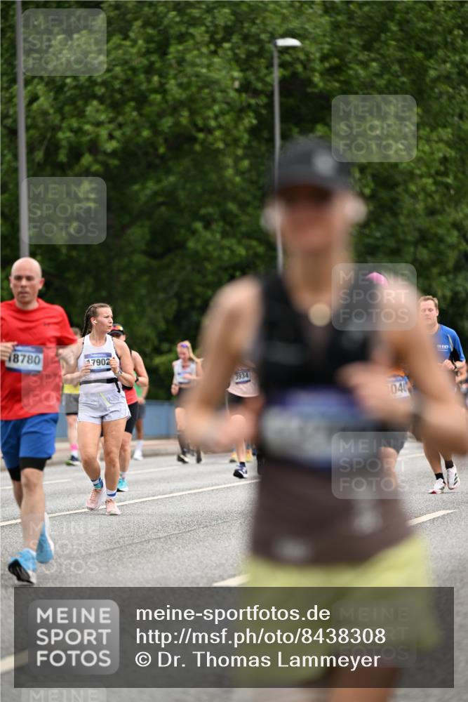 29.06.2025 - hella hamburg halbmarathon Dr. Thomas Lammeyer http://msf.ph/oto/8438308 29.06.2025 10:56:12 Kennedybrücke 1203, 1404, 1418, 1997, 2736, 2778, 3038, 3934, 4878, 5062, 5394, 5534, 5716, 6091, 6456, 6954, 7770, 7771, 7825, 7841, 7992, 8040, 8200, 8621, 9460, 9462, 9582, 9583, 9590, 10614, 10673, 10830, 11126, 11127 meine-sportfotos.de