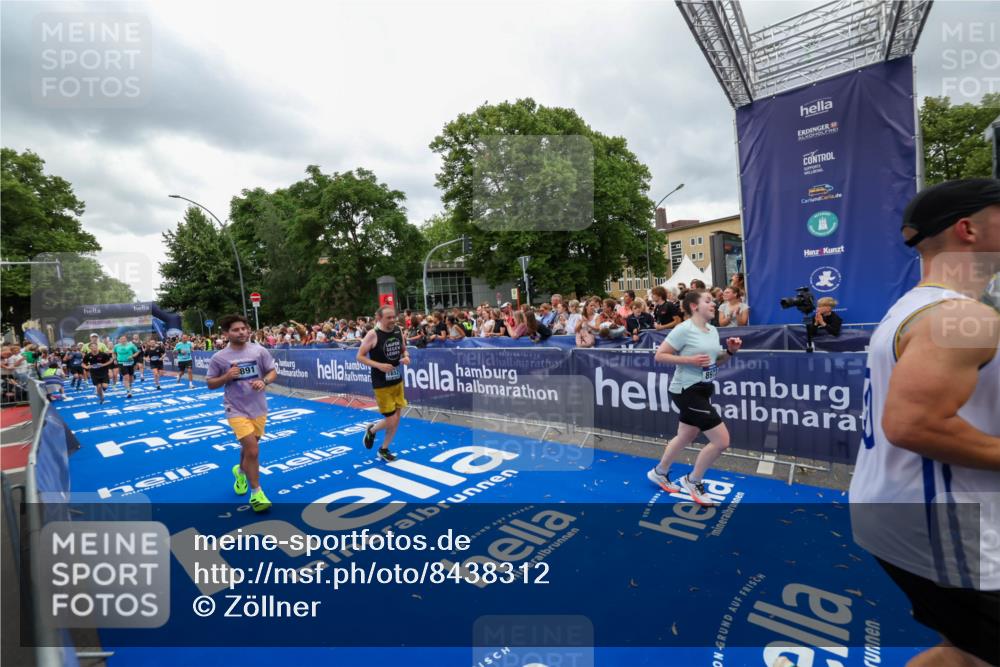 29.06.2025 - hella hamburg halbmarathon Zöllner http://msf.ph/oto/8438312 29.06.2025 10:55:22 Ziel 4189, 5287, 5643, 6723, 6891, 8487, 8973, 10188, 10263, 11184, 12526, 13236, 13470, 16521, 16985, 18290, 18380, 18531 meine-sportfotos.de