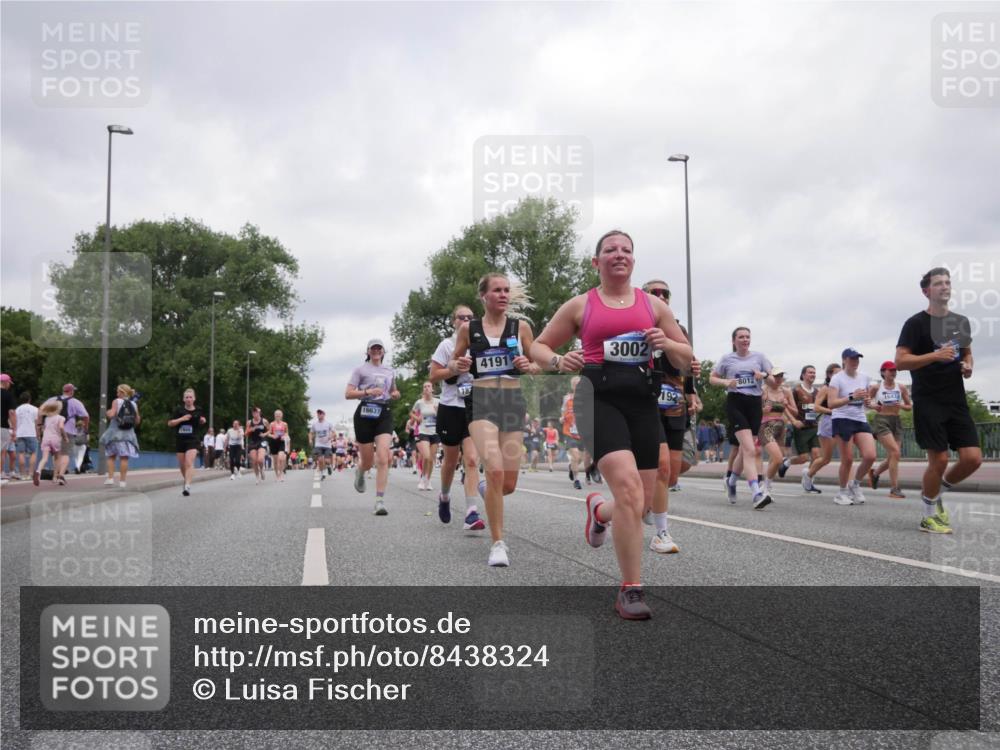 29.06.2025 - hella hamburg halbmarathon Luisa Fischer http://msf.ph/oto/8438324 29.06.2025 10:58:31 Kennedybrücke 16637, 1949, 182, 4191, 3002, 192, 8012, 16432, 1263, 1917, 2090, 2452, 2632, 3002, 3157, 3274, 3465, 3467, 3761, 3795, 4191, 4192, 5392, 5727, 6839, 7238, 8012, 8186, 8403, 10686 meine-sportfotos.de