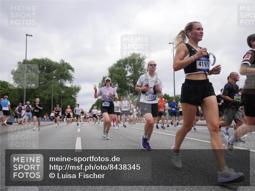 29.06.2025 - hella hamburg halbmarathon Luisa Fischer http://msf.ph/oto/8438345 29.06.2025 10:58:32 Kennedybrücke 1949, 16637, 18372, 2632, 5127, 4191, 16, 1178, 1263, 1917, 2090, 2452, 2632, 3002, 3157, 3274, 3465, 3467, 3761, 3795, 4191, 4192, 5392, 5727, 6023, 6839, 7238, 8012, 8186, 8403, 10686 meine-sportfotos.de