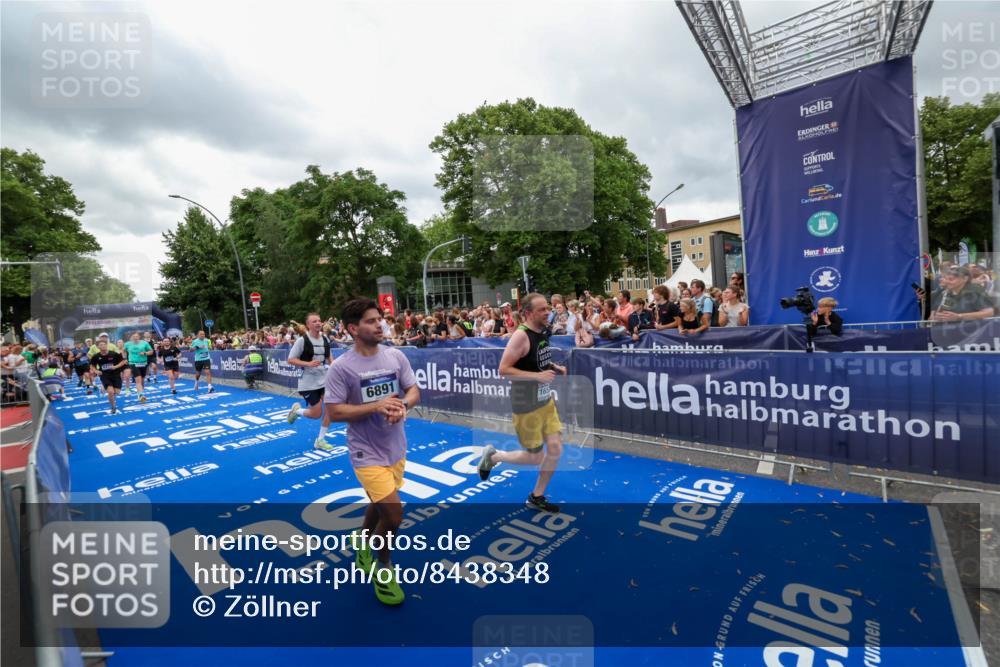 29.06.2025 - hella hamburg halbmarathon Zöllner http://msf.ph/oto/8438348 29.06.2025 10:55:22 Ziel 4189, 5287, 5643, 6723, 6891, 8487, 8973, 10188, 10263, 11184, 12526, 13236, 13470, 16521, 16985, 18290, 18380, 18531 meine-sportfotos.de