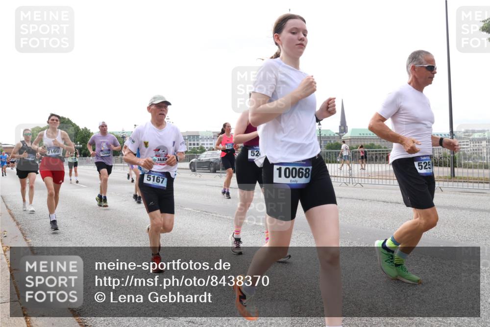 29.06.2025 - hella hamburg halbmarathon Lena Gebhardt http://msf.ph/oto/8438370 29.06.2025 10:29:01 Lombardsbrücke 8032, 7169, 12442, 5167, 3717, 2, 52, 10068, 525, 1518, 1557, 1869, 2688, 3717, 4161, 4362, 4373, 4700, 4834, 4982, 5167, 5249, 5250, 5903, 6102, 6345, 7169, 7449, 8048, 8560, 9642, 9716, 10068, 10198, 10808, 11989, 12099, 12404, 12442, 12958, 13090, 14205, 15143, 15256, 15452, 15453, 15952, 15955, 16125, 16643, 16673, 18414 meine-sportfotos.de