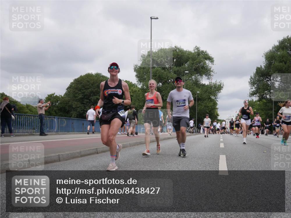 29.06.2025 - hella hamburg halbmarathon Luisa Fischer http://msf.ph/oto/8438427 29.06.2025 10:58:36 Kennedybrücke 16, 12147, 12148, 8403, 186, 1263, 1917, 2090, 2452, 2632, 3157, 3274, 3761, 3795, 5483, 5727, 6023, 7219, 7238, 8012, 8186, 8403, 8626, 10686 meine-sportfotos.de