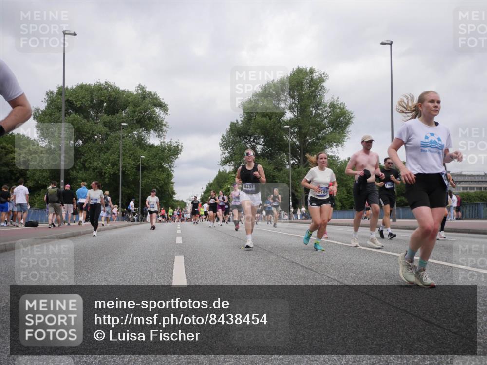 29.06.2025 - hella hamburg halbmarathon Luisa Fischer http://msf.ph/oto/8438454 29.06.2025 10:58:38 Kennedybrücke 8403, 186, 1013, 1263, 1917, 2090, 2452, 3157, 3274, 3761, 3795, 5483, 5727, 6023, 7219, 7238, 8186, 8403, 8626 meine-sportfotos.de