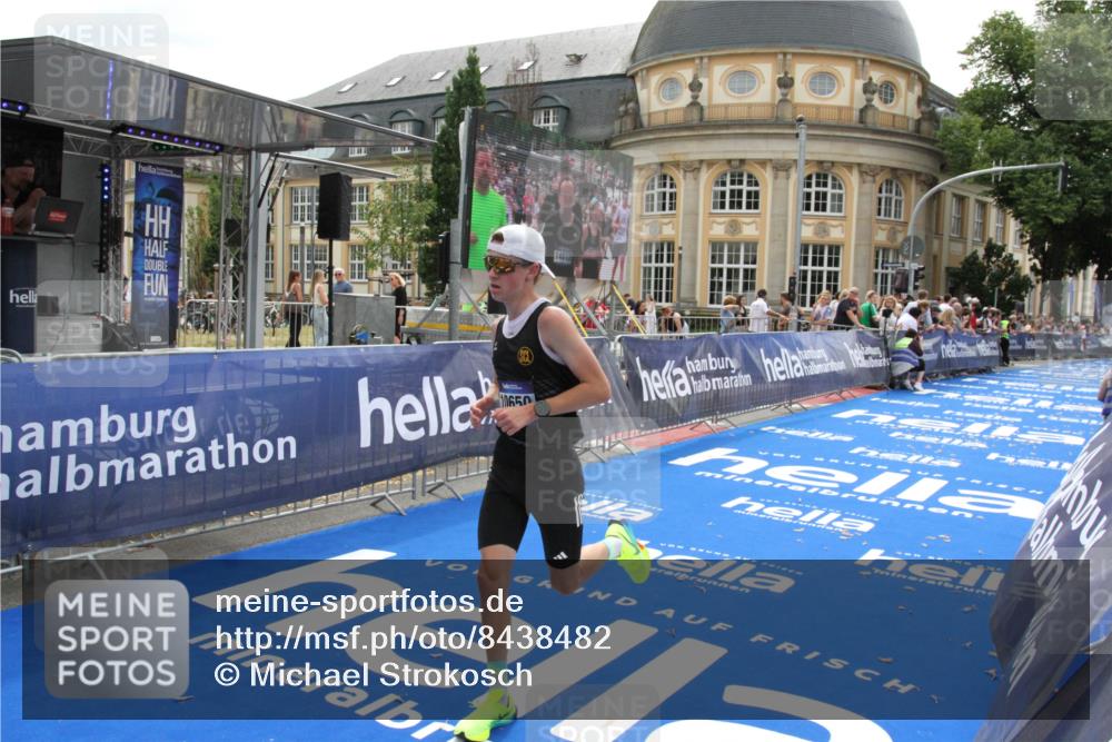 29.06.2025 - hella hamburg halbmarathon Michael Strokosch http://msf.ph/oto/8438482 29.06.2025 10:22:19 Ziel 10650 meine-sportfotos.de