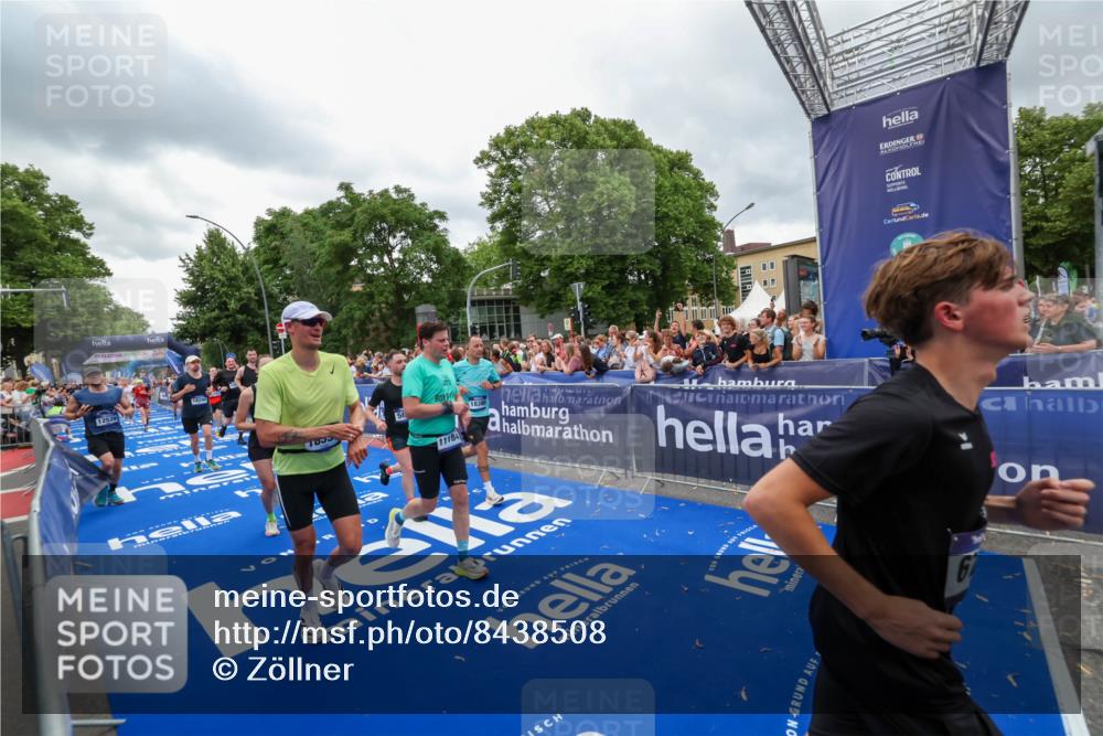 29.06.2025 - hella hamburg halbmarathon Zöllner http://msf.ph/oto/8438508 29.06.2025 10:55:26 Ziel 1130, 2252, 2771, 4189, 4951, 5287, 5643, 6723, 6938, 8487, 11184, 12526, 13234, 13236, 13470, 16213, 16985, 17603, 17940, 18290, 18380, 18531 meine-sportfotos.de