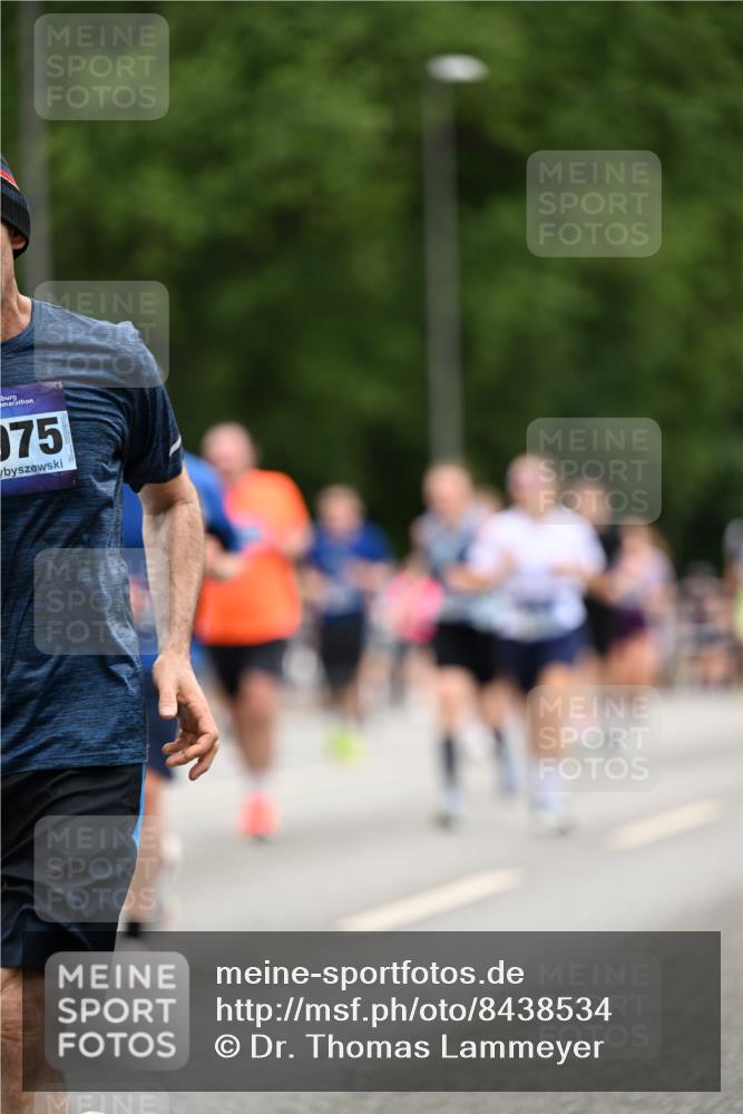 29.06.2025 - hella hamburg halbmarathon Dr. Thomas Lammeyer http://msf.ph/oto/8438534 29.06.2025 10:56:17 Kennedybrücke 1203, 1404, 1418, 1997, 3038, 3934, 4087, 4878, 5062, 5394, 5534, 6456, 6954, 6961, 7691, 7770, 7771, 7825, 7841, 8040, 8200, 9220, 9460, 9462, 9582, 9583, 9590, 9594, 9673, 10614, 10830, 11126, 11127 meine-sportfotos.de