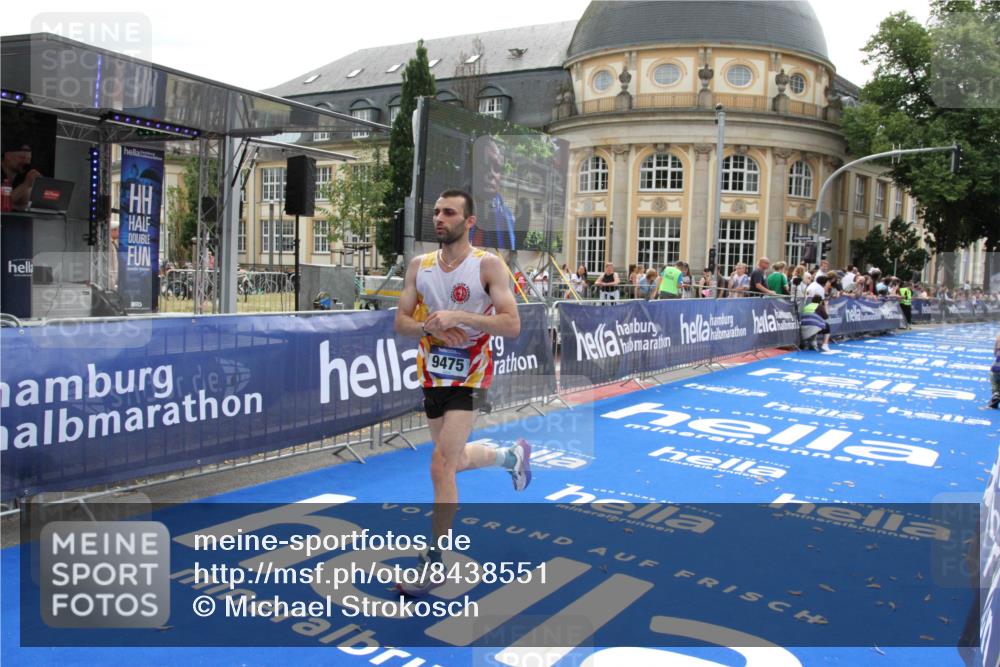 29.06.2025 - hella hamburg halbmarathon Michael Strokosch http://msf.ph/oto/8438551 29.06.2025 10:22:29 Ziel 4571, 9475 meine-sportfotos.de
