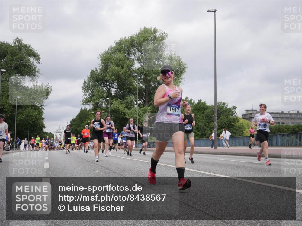 29.06.2025 - hella hamburg halbmarathon Luisa Fischer http://msf.ph/oto/8438567 29.06.2025 10:58:42 Kennedybrücke 11737, 13733, 1917, 8626, 16533, 1013, 1917, 2084, 2090, 3274, 5483, 6023, 7219, 7238, 7766, 8110, 8186, 8519, 8626, 10471 meine-sportfotos.de