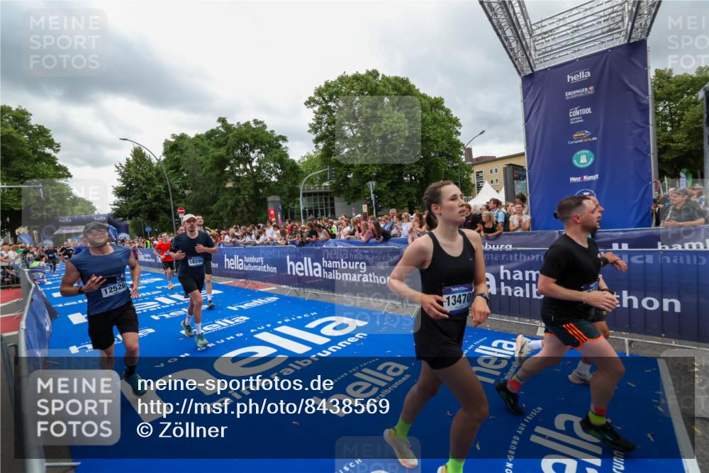29.06.2025 - hella hamburg halbmarathon Zöllner http://msf.ph/oto/8438569 29.06.2025 10:55:27 Ziel 1130, 2252, 2771, 4189, 4951, 5287, 5643, 6938, 8487, 11184, 12526, 13234, 13236, 13470, 16213, 16985, 17603, 17940, 18290, 18380, 18531 meine-sportfotos.de
