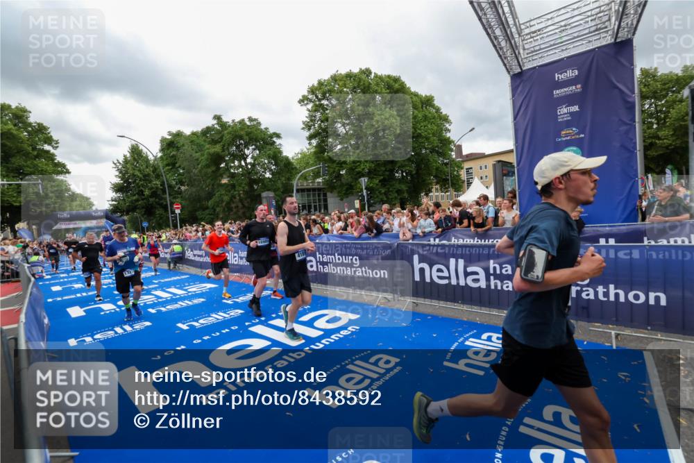 29.06.2025 - hella hamburg halbmarathon Zöllner http://msf.ph/oto/8438592 29.06.2025 10:55:28 Ziel 1130, 2252, 2771, 4189, 4951, 5287, 5319, 6591, 6938, 8487, 12526, 13234, 13236, 16213, 16609, 16985, 17603, 17940, 18290 meine-sportfotos.de