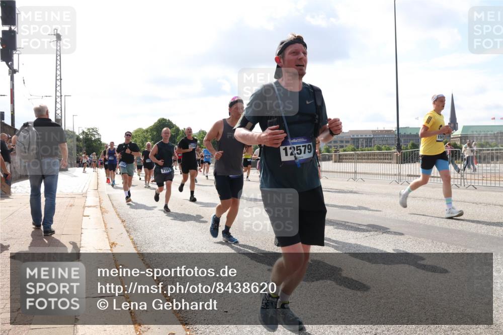 29.06.2025 - hella hamburg halbmarathon Lena Gebhardt http://msf.ph/oto/8438620 29.06.2025 09:52:42 Lombardsbrücke 7191, 12579, 158, 1070, 1139, 1163, 1169, 1176, 1220, 1415, 1468, 1512, 1613, 1782, 2189, 2233, 2788, 3021, 3098, 3109, 3124, 3305, 3618, 3852, 3917, 4080, 4277, 4497, 4565, 4691, 4871, 4915, 4933, 4981, 5007, 5011, 5476, 5477, 5682, 6550, 6716, 7005, 7067, 7093, 7191, 7325, 7432, 7451, 7599, 7843, 7865, 7961, 8467, 8852, 9348, 9444, 10493, 10741, 10796, 11062, 11495, 11679, 11779, 12046, 12772, 13403, 13614, 13728, 14257 meine-sportfotos.de