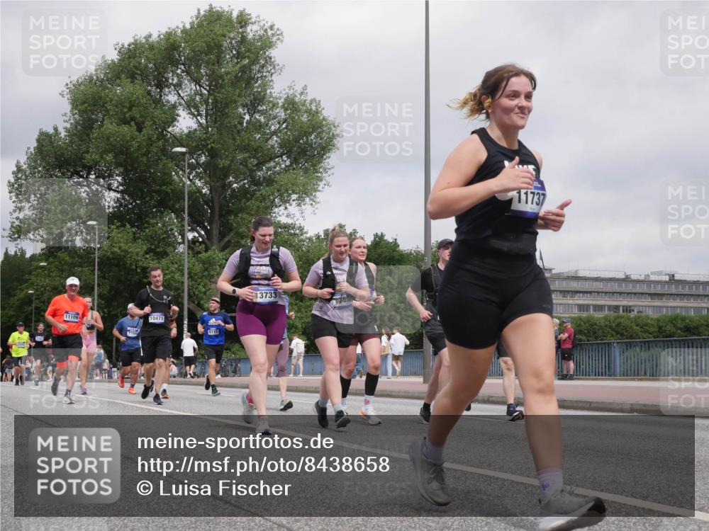 29.06.2025 - hella hamburg halbmarathon Luisa Fischer http://msf.ph/oto/8438658 29.06.2025 10:58:45 Kennedybrücke 11109, 7766, 10471, 8110, 13733, 11737, 1013, 2084, 5483, 5487, 6023, 7219, 7766, 8110, 8519, 8626, 10471 meine-sportfotos.de