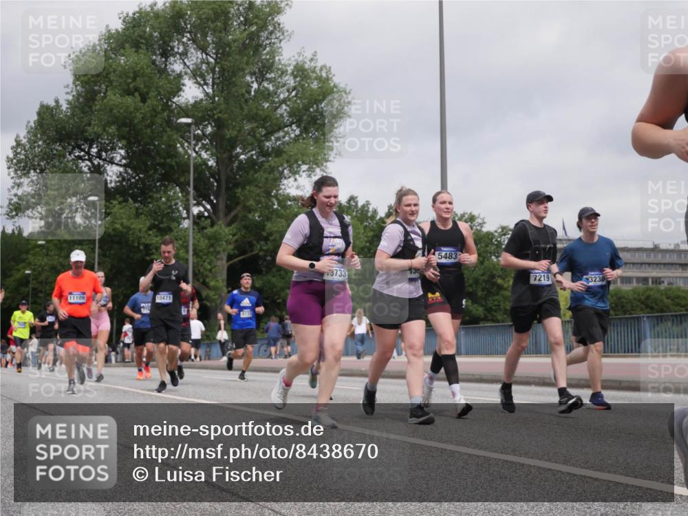 29.06.2025 - hella hamburg halbmarathon Luisa Fischer http://msf.ph/oto/8438670 29.06.2025 10:58:45 Kennedybrücke 11109, 10471, 8110, 3733, 5483, 7219, 3230, 1013, 2084, 5483, 5487, 6023, 7219, 7766, 8110, 8519, 8626, 10471 meine-sportfotos.de
