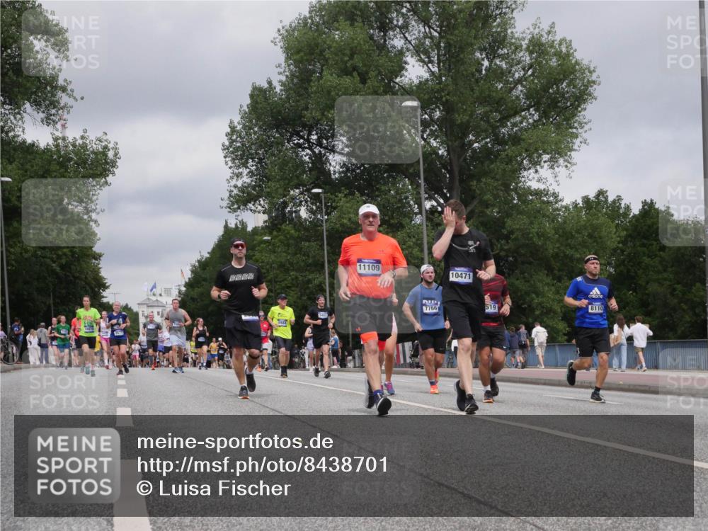 29.06.2025 - hella hamburg halbmarathon Luisa Fischer http://msf.ph/oto/8438701 29.06.2025 10:58:47 Kennedybrücke 6944, 5487, 11109, 10471, 7766, 519, 8110, 1013, 2084, 3577, 5483, 5487, 6944, 7219, 7766, 8110, 8519, 8626, 10471 meine-sportfotos.de