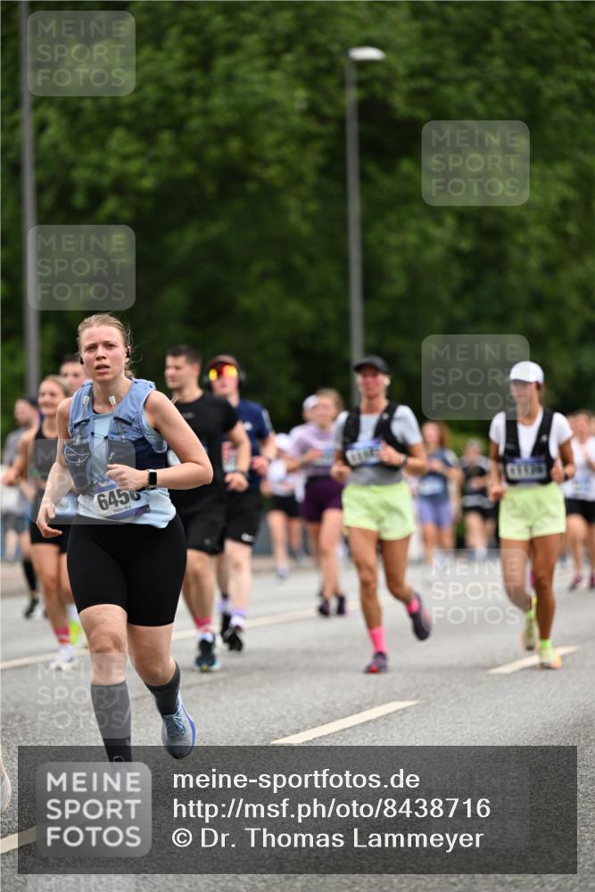 29.06.2025 - hella hamburg halbmarathon Dr. Thomas Lammeyer http://msf.ph/oto/8438716 29.06.2025 10:56:21 Kennedybrücke 1203, 1404, 1418, 1997, 3934, 4087, 4273, 4878, 5062, 5291, 5394, 5534, 6456, 6885, 6954, 6961, 7691, 7770, 7771, 7841, 8040, 8672, 9068, 9220, 9460, 9462, 9582, 9583, 9590, 9594, 9673, 10342, 10830, 10928, 11126, 11127, 11375 meine-sportfotos.de