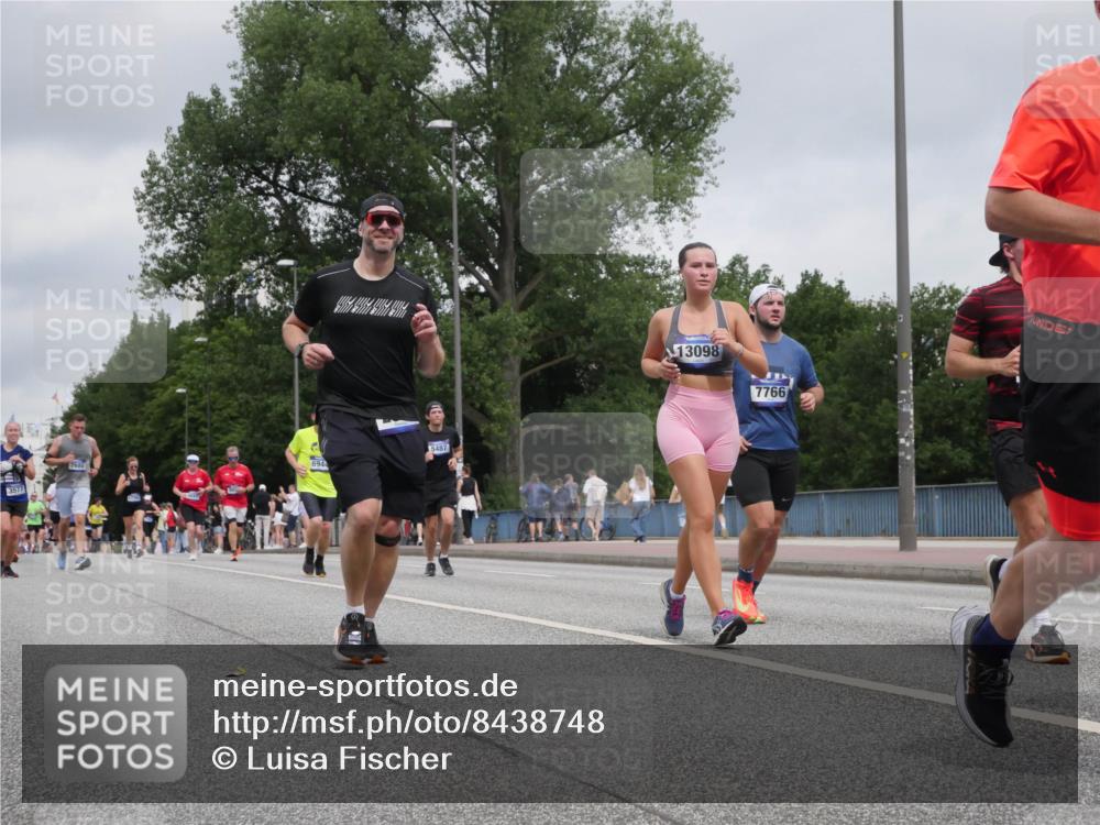 29.06.2025 - hella hamburg halbmarathon Luisa Fischer http://msf.ph/oto/8438748 29.06.2025 10:58:49 Kennedybrücke 3577, 6944, 5487, 13098, 7766, 1013, 2084, 3577, 5483, 5487, 6944, 7219, 7766, 8110, 8519, 10471 meine-sportfotos.de