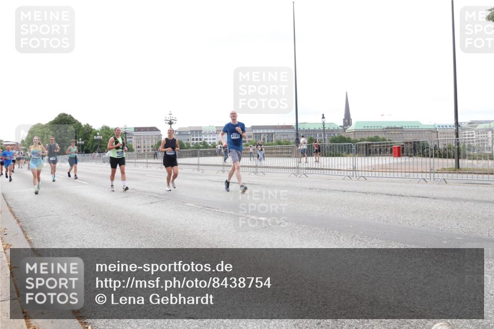 29.06.2025 - hella hamburg halbmarathon Lena Gebhardt http://msf.ph/oto/8438754 29.06.2025 10:29:04 Lombardsbrücke 15453, 15452, 4161, 1230, 1518, 1557, 1869, 2688, 3179, 3717, 4161, 4362, 4373, 4700, 4834, 4982, 5167, 5249, 5250, 6102, 6345, 7169, 7449, 8048, 8560, 8812, 9642, 9716, 10068, 10198, 10641, 10808, 11792, 11803, 11989, 12099, 12404, 12442, 12958, 13090, 14205, 15143, 15256, 15452, 15453, 15952, 15955, 16643, 16673, 16676, 18414 meine-sportfotos.de
