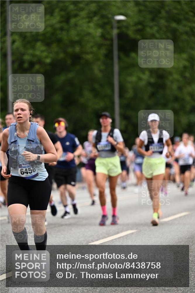 29.06.2025 - hella hamburg halbmarathon Dr. Thomas Lammeyer http://msf.ph/oto/8438758 29.06.2025 10:56:22 Kennedybrücke 1418, 1997, 3934, 4087, 4273, 4878, 5062, 5291, 5394, 5534, 6456, 6885, 6954, 6961, 7691, 7770, 7771, 7841, 8040, 8672, 9068, 9070, 9220, 9460, 9462, 9582, 9583, 9590, 9594, 9673, 10342, 10496, 10830, 10928, 11126, 11127, 11375 meine-sportfotos.de
