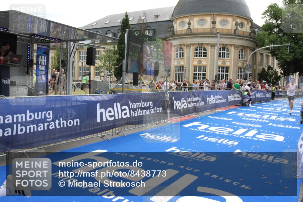 29.06.2025 - hella hamburg halbmarathon Michael Strokosch http://msf.ph/oto/8438773 29.06.2025 10:22:46 Ziel 2618, 18897 meine-sportfotos.de