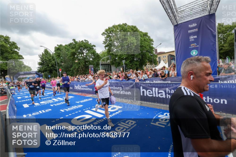 29.06.2025 - hella hamburg halbmarathon Zöllner http://msf.ph/oto/8438777 29.06.2025 10:55:31 Ziel 1130, 2252, 2771, 4951, 5287, 5319, 6591, 6938, 12584, 13234, 13267, 14036, 14592, 16213, 16334, 16609, 17603, 17940 meine-sportfotos.de