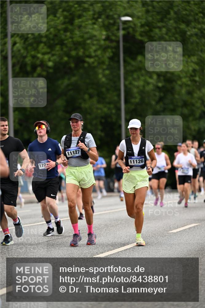 29.06.2025 - hella hamburg halbmarathon Dr. Thomas Lammeyer http://msf.ph/oto/8438801 29.06.2025 10:56:22 Kennedybrücke 1418, 1997, 3934, 4087, 4273, 4878, 5062, 5291, 5394, 5534, 6456, 6885, 6954, 6961, 7691, 7770, 7771, 7841, 8040, 8672, 9068, 9070, 9220, 9460, 9462, 9582, 9583, 9590, 9594, 9673, 10342, 10496, 10830, 10928, 11126, 11127, 11375 meine-sportfotos.de