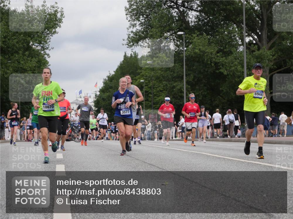 29.06.2025 - hella hamburg halbmarathon Luisa Fischer http://msf.ph/oto/8438803 29.06.2025 10:58:52 Kennedybrücke 2244, 258, 18670, 15160, 5029, 21, 898, 21, 898, 3577, 392, 357, 9858, 6944, 2084, 3257, 3577, 5487, 6944, 7680, 7766, 8110, 8519, 9857, 9858, 10471 meine-sportfotos.de
