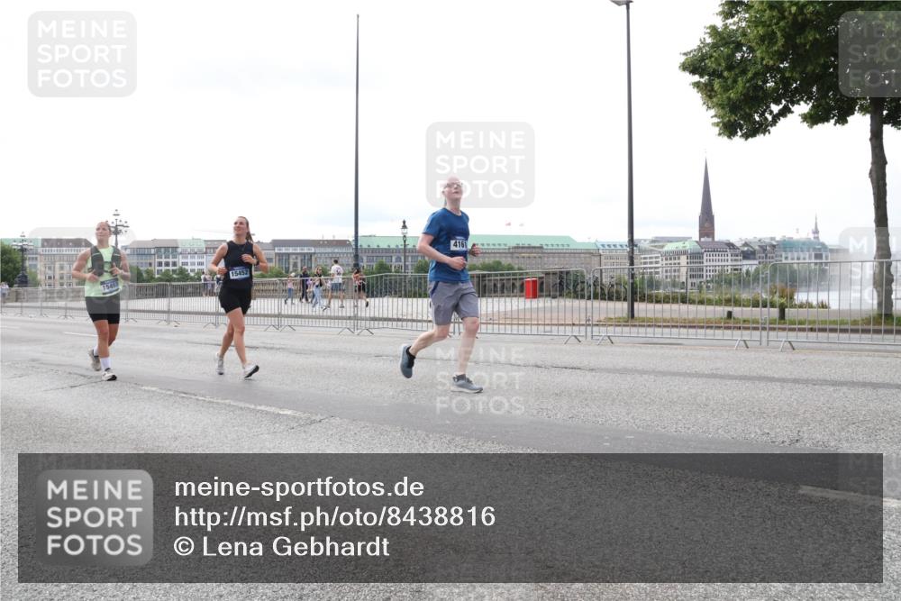 29.06.2025 - hella hamburg halbmarathon Lena Gebhardt http://msf.ph/oto/8438816 29.06.2025 10:29:05 Lombardsbrücke 15453, 15452, 416, 1230, 1518, 1557, 1869, 2688, 3179, 3717, 4161, 4362, 4373, 4700, 4834, 4982, 5167, 5249, 5250, 6102, 6345, 7169, 7449, 8048, 8560, 8812, 9642, 9716, 10068, 10198, 10641, 10808, 11792, 11803, 11989, 12099, 12404, 12442, 12958, 13090, 14205, 15143, 15256, 15452, 15453, 15952, 15955, 16643, 16673, 16676, 18414 meine-sportfotos.de